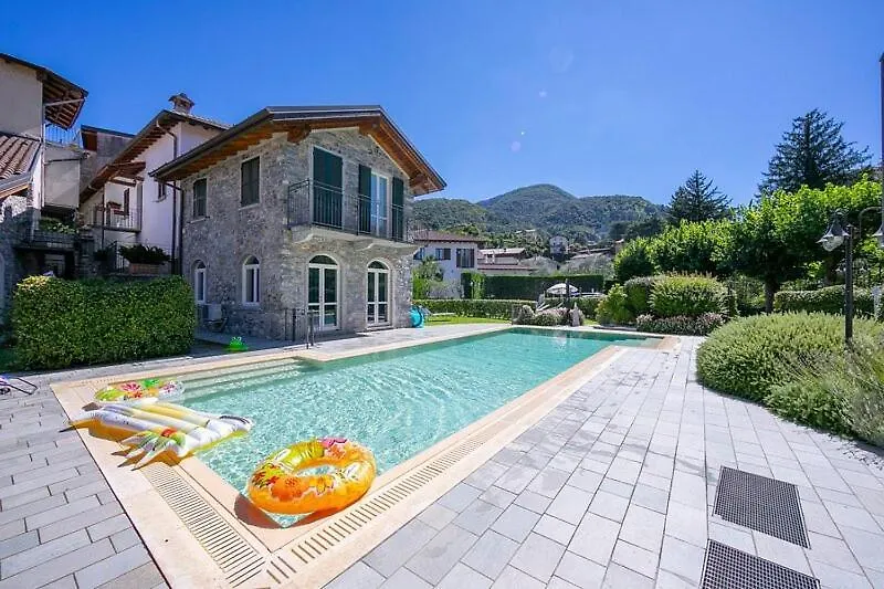 Spiaggia Uno Pool Side Apartment Bellagio Holiday home
